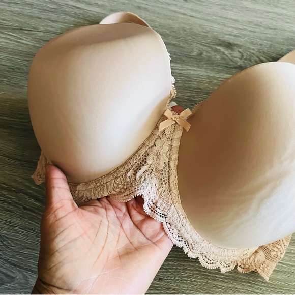Victoria Secret Dream Angels Lightly Lined Lace Trim Demi Bra Size 38DDD - Picture 3 of 6